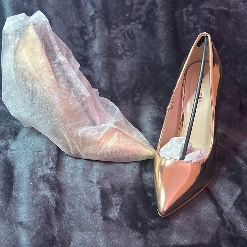 Heels - Picture 2 of 3